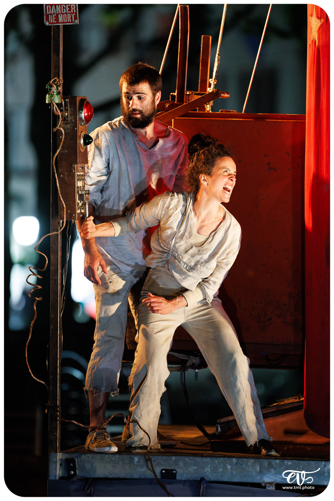 DE CHAIR ET D'ACIER (CIE 100 RACINES)